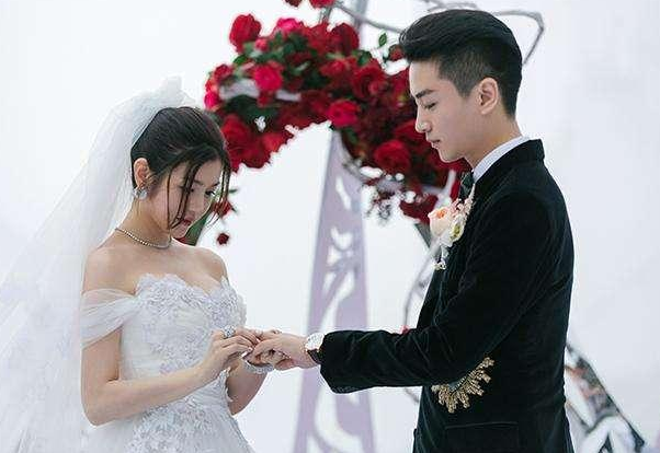 结发为夫妻 ,恩爱两不疑-6.png